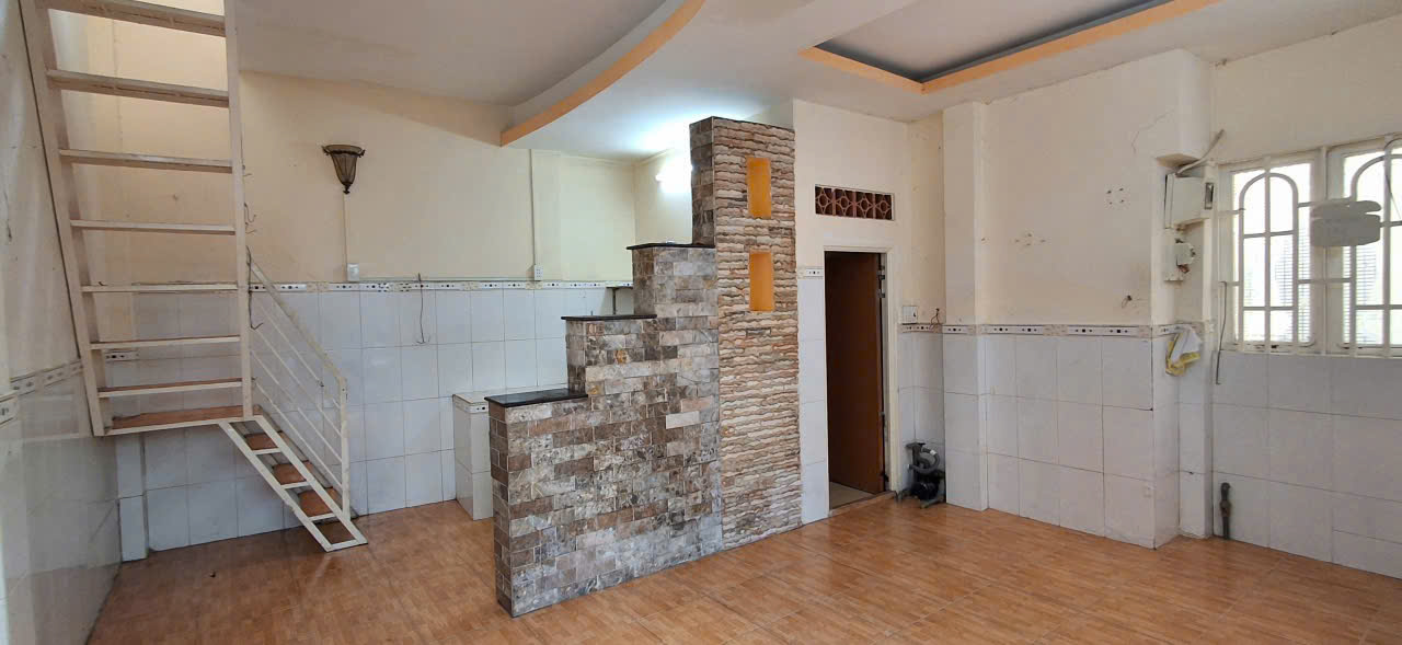  bán nhà sát mặt tiền  cách 1 căn nhà Q4
NGANG 5.2 DÀI 5.4 CÓ 3 TỶ ĐÚC BÊ TÔNG 