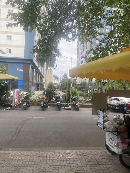  SANG GẤP HOẶC CHO THUÊ QUÁN CÀ PHÊ VỈA HÈ DĨ AN– VÀO LÀ BÁN NGAY 