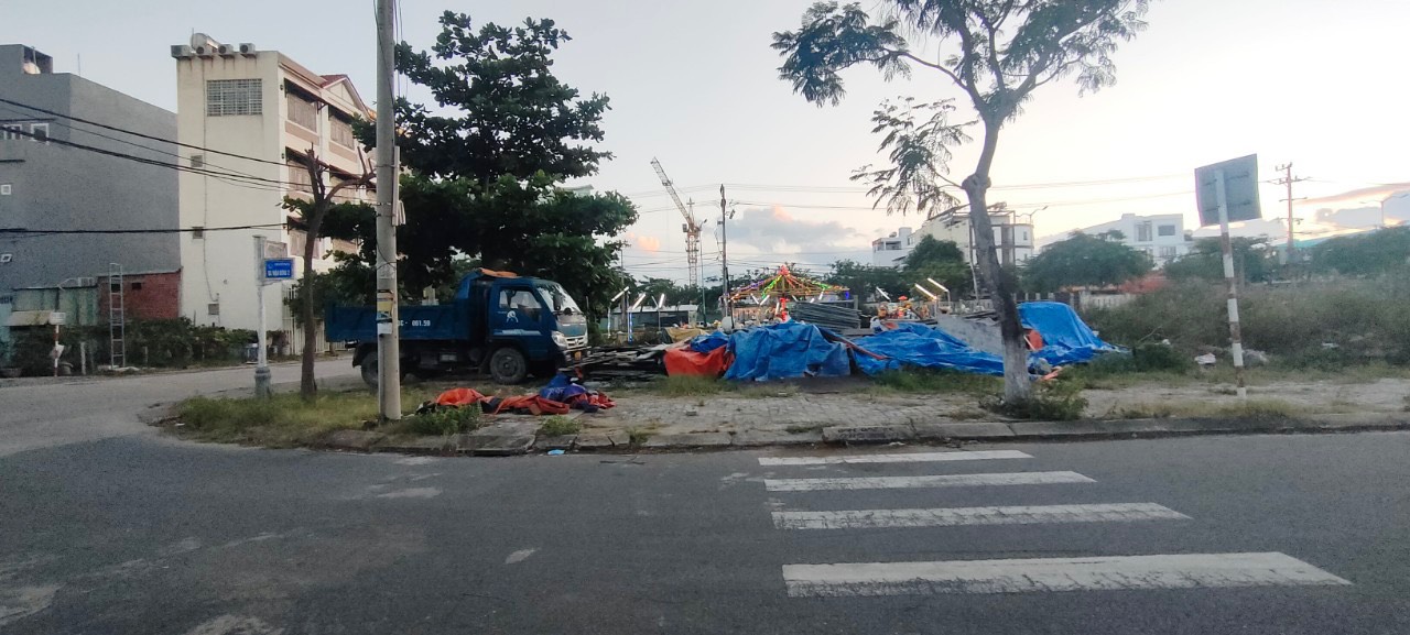  Bán lô góc đường ĐA MẶN ĐÔNG 2 - Ngũ Hành Sơn Dt 145m2 Giá 15ty5 LH 0942992361 