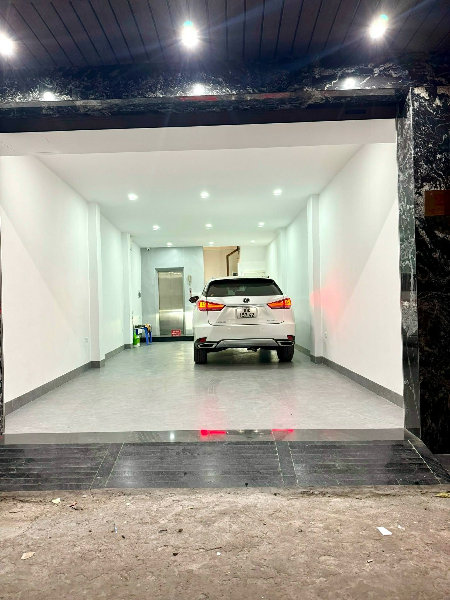  nhà đẹp Ngọc Lâm, 60m x 7tầng, lô góc, thang máy, gara ôtô, kinh doanh, full nội thất 