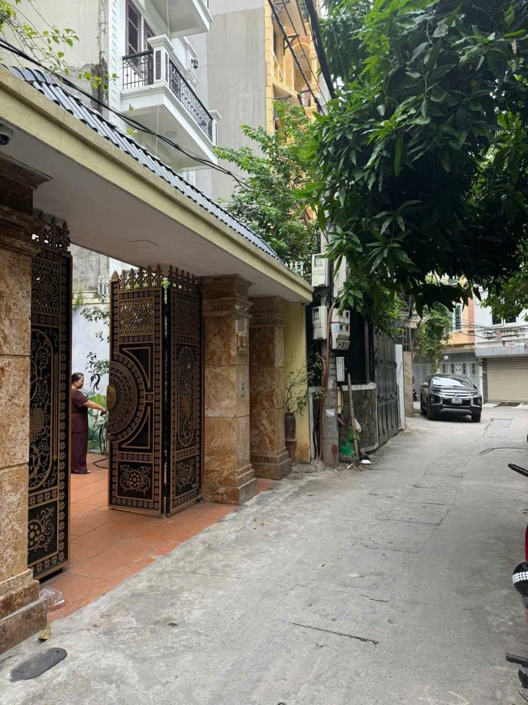  Giá cực tốt, bán nhà Bưởi, Đội Cấn, ô tô vào nhà, diện tích lớn, chỉ 30 tỷ 