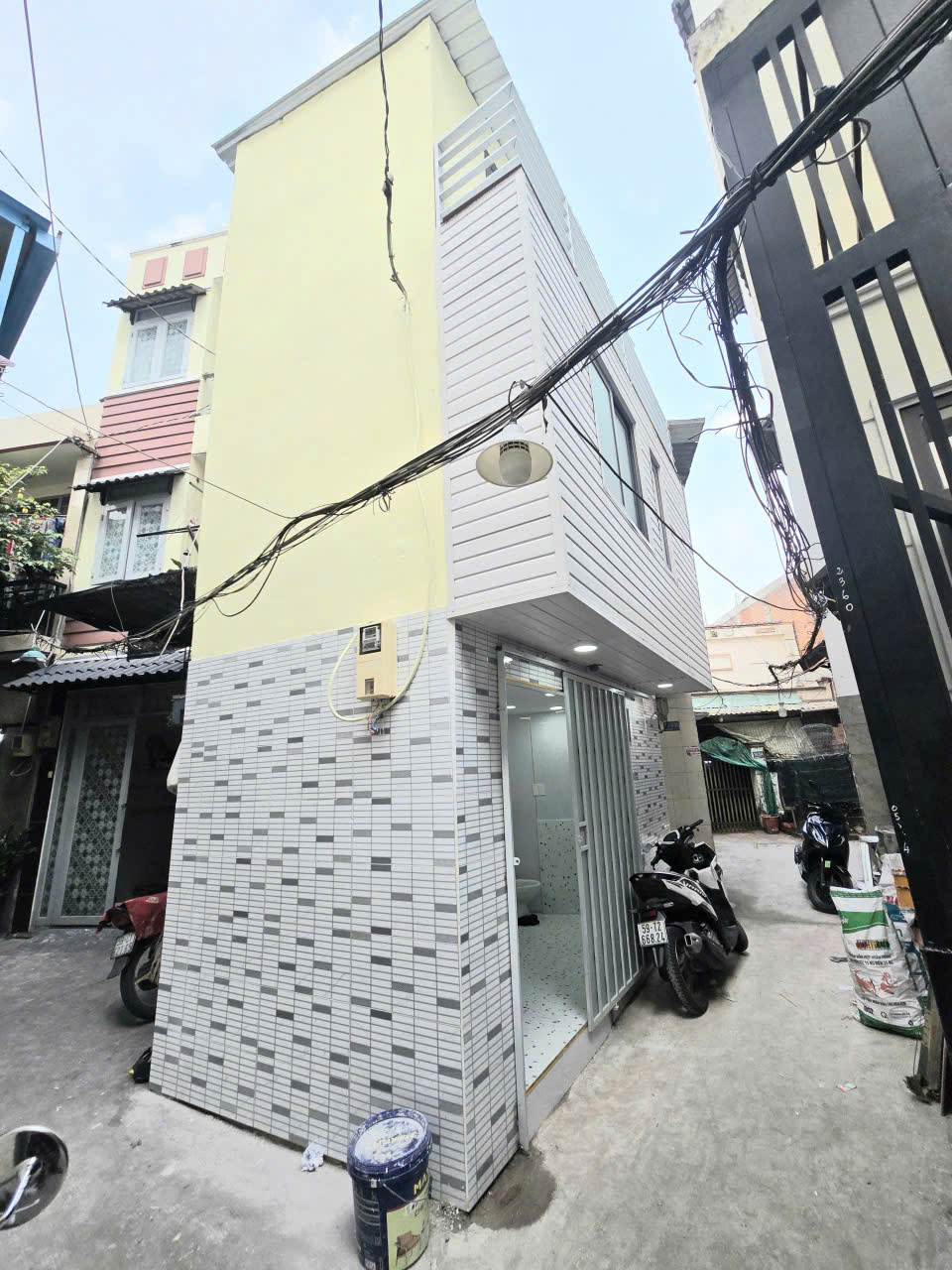  bán nhà LÔ GÓC TRUNG TÂM  Q4 - 3 TẦNG CÓ HƠN 1 TỶ 