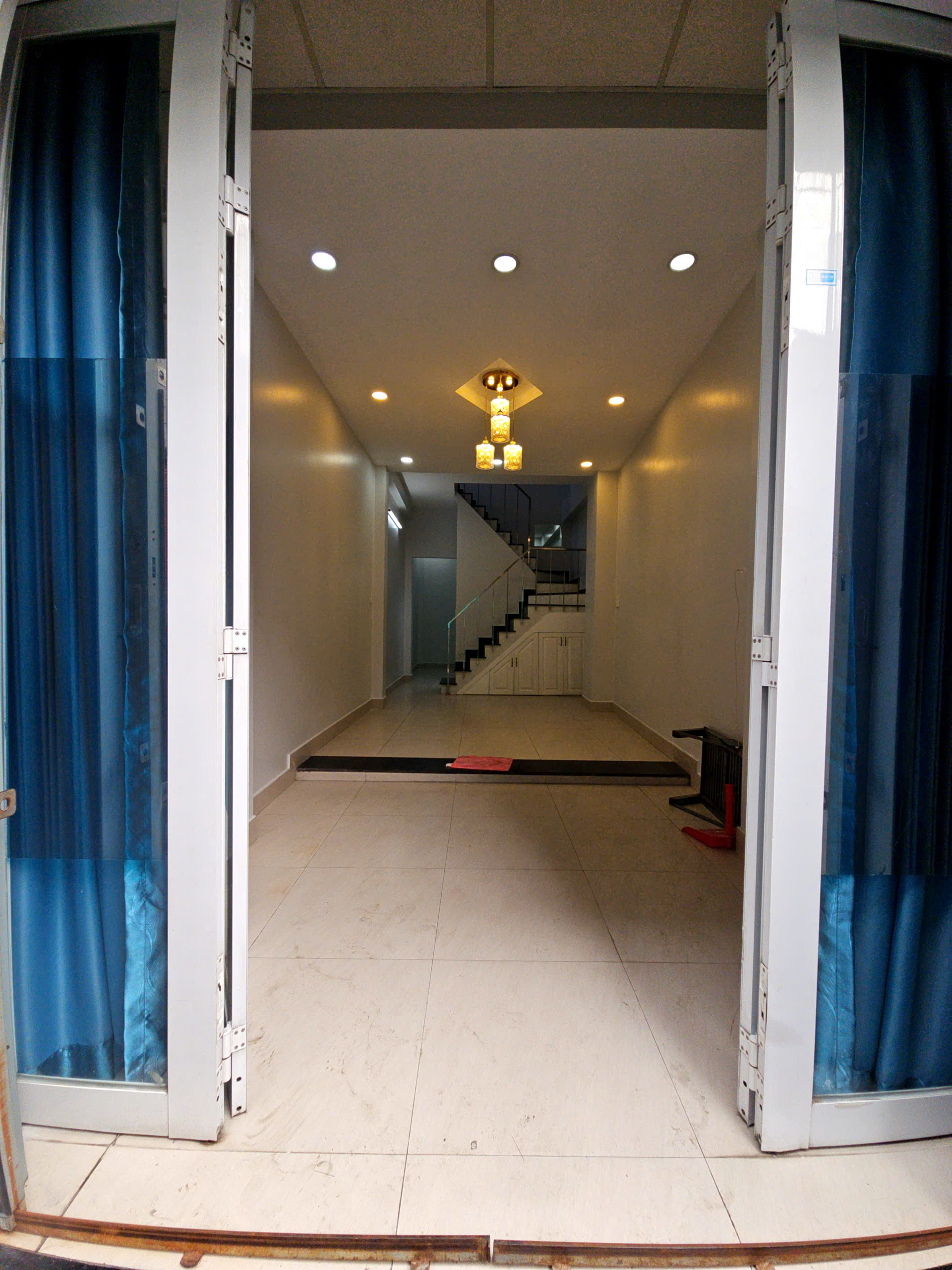  bán nhà sát mặt tiền Q7 
Ngang 3 dài 12 
Đúc bê tông 3 tấm 
CÓ 3 TỶ 