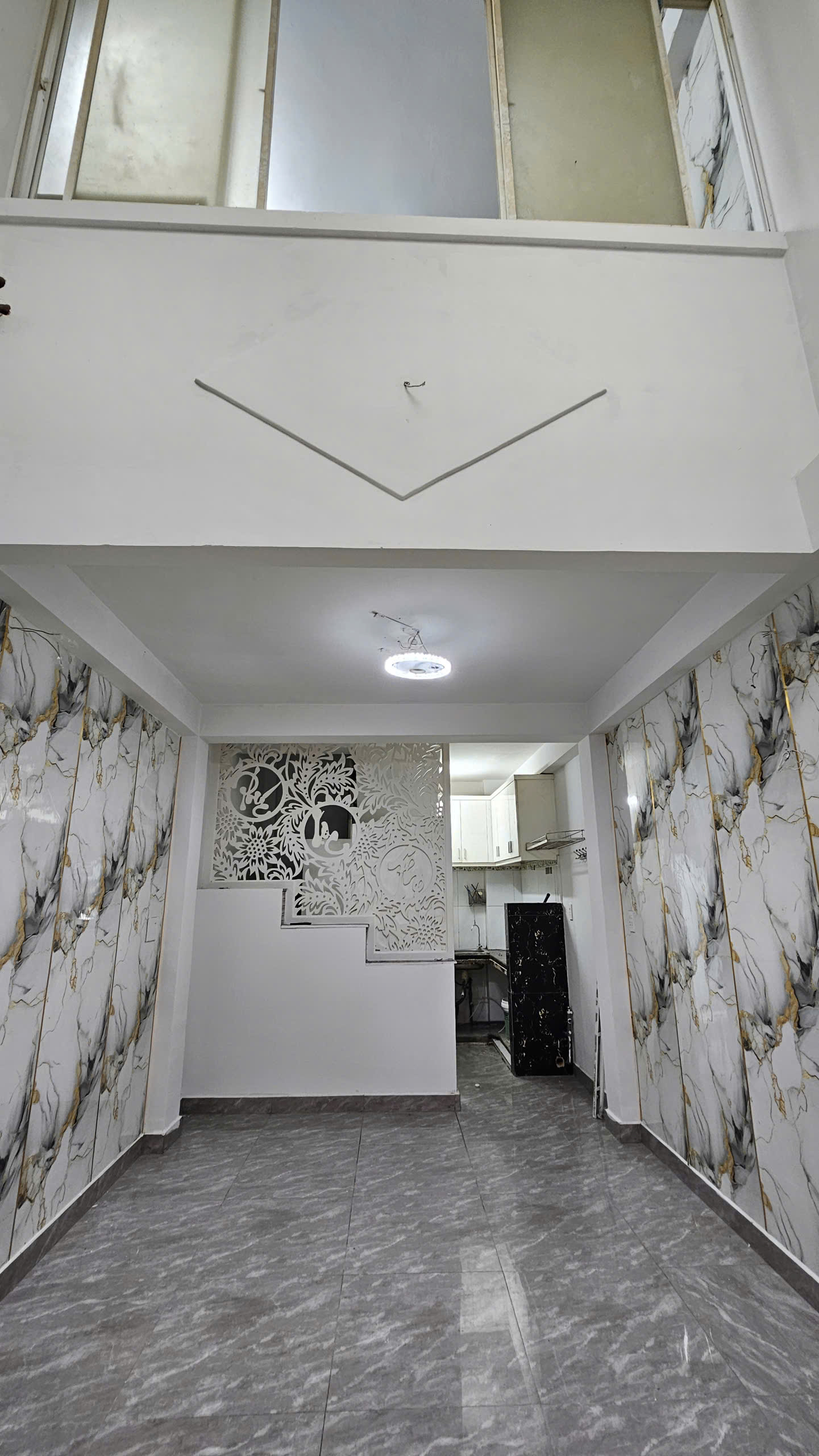  bán nhà CÁCH 1 CĂN RA MẶT TIỀN TRUNG TÂM Q4 
CÁCH 50 M TỚI Q1  
NGANG 3,4 DÀI 9.26 M  CÓ 5 TỶ 3 TẤM 