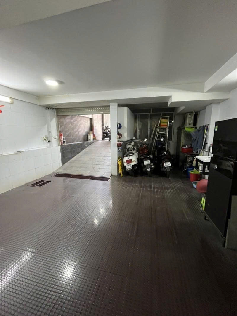  Bán nhà Mặt tiền Nguyễn An Ninh - gần Lê Quang Định, 6,6x18m, 6 Tầng - có Hầm, 27,9 tỷ. 