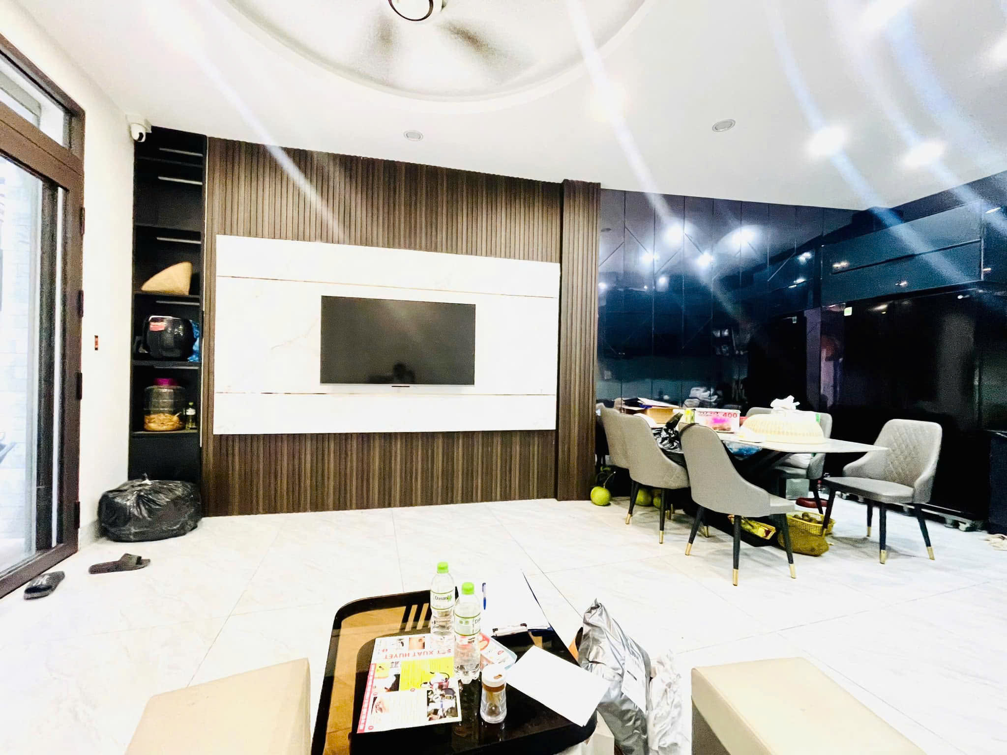  Bán nhà Cao Bá Quát, 60m2, 6 tầng, mặt tiền 5.5m, 29.8 tỷ, kinh doanh homestay 