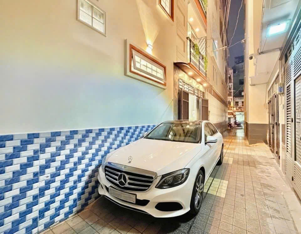  GIẢM SỐC 300TR - CHÍNH CHỦ - GẤP BÁN 7.49 TỶ - PHÚ NHUẬN - BÙI VĂN THÊM - 5 TẦNG - 4PN LỚN - GẦN MT - TẶNG FULL NỘI THẤT - HXH - TL 