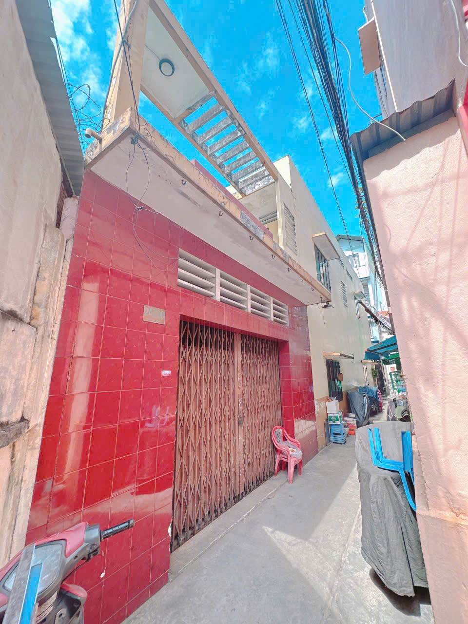  243/28 phan đình Phùng p 15 phú nhuận 
chính chủ bán 166m 15.9 tỉ 