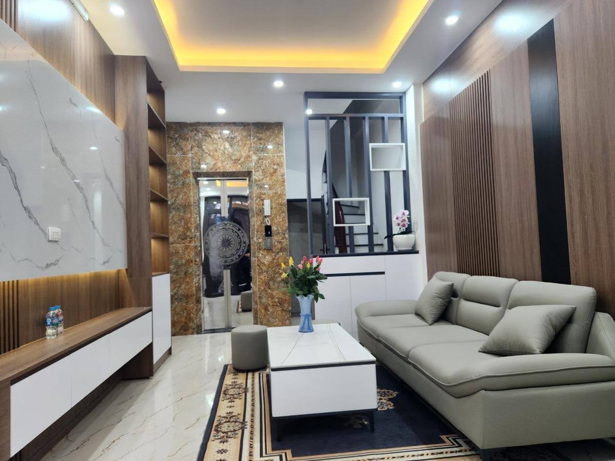  Bán gấp nhà đẹp Phố Trần Hoà- 30m*6 tầng-Thang máy- ô tô vào nhà- Kinh doanh. Hơn 9 tỷ 