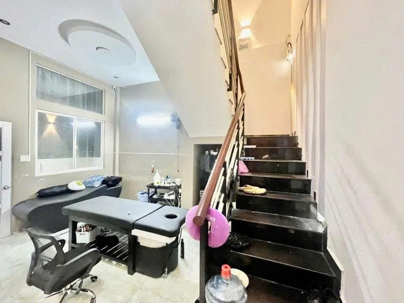  Bán nhà Mặt tiền Gò Dầu, gần Tân Quý, 4,4x17m 4 Tầng  - HĐT 22 triệu, chào 14,5 tỷ. 