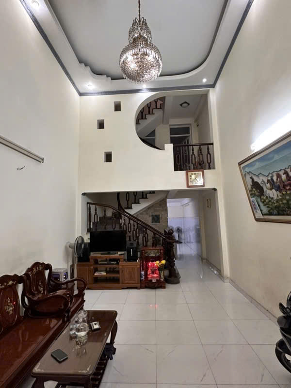  Chính chủ cần bán nhà đẹp trung tâm Quận 7 - Mặt tiền 1 sẹc - Kết nối giao thông thuận tiện 