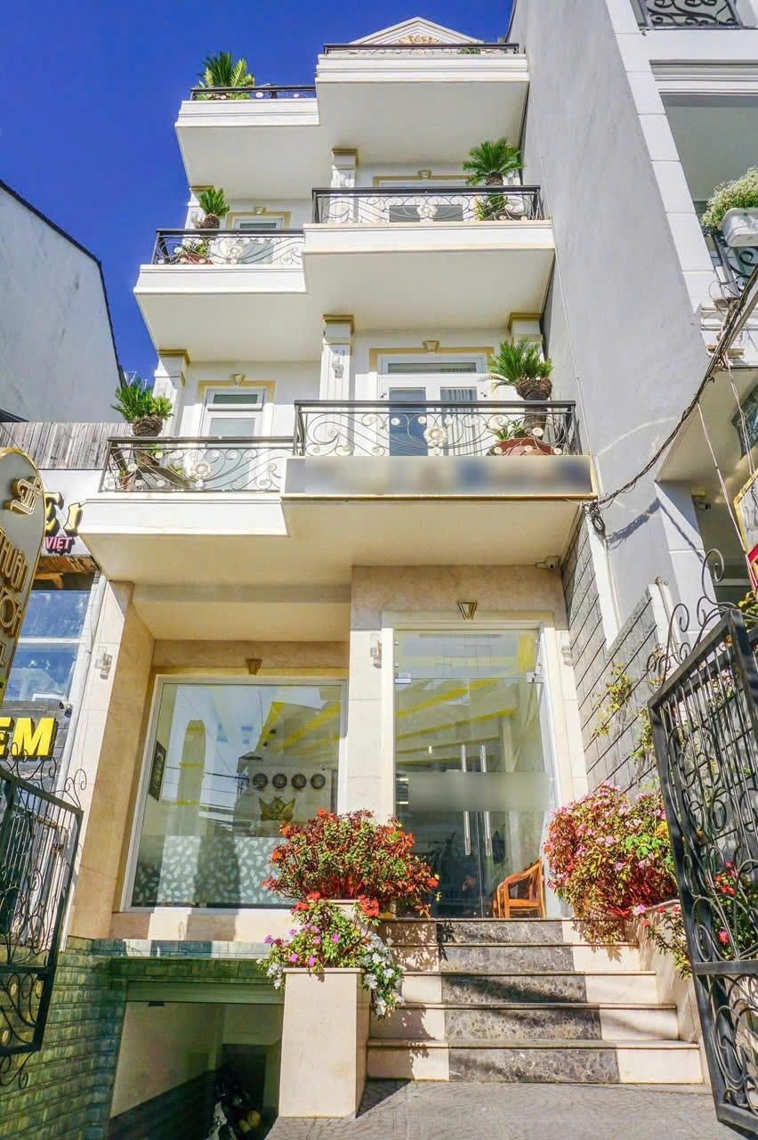  Cho thuê Khách Sạn 10 phòng có thang máy mặt tiền Nguyễn Trãi P9 Đà Lạt giá 32 triệu 