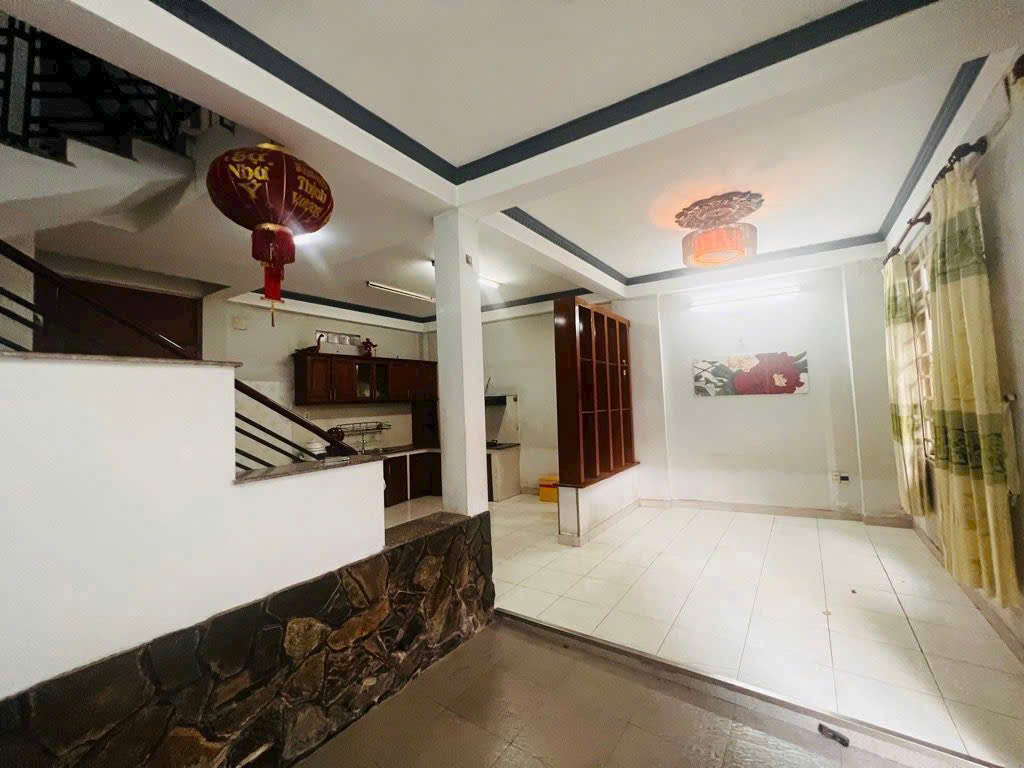  CHÍNH CHÚ NHÀ 3 LẦU - Ô TÔ ĐÕ CỬA - NGAY KHA VẠN CÂN - F LIINH TRUNG 