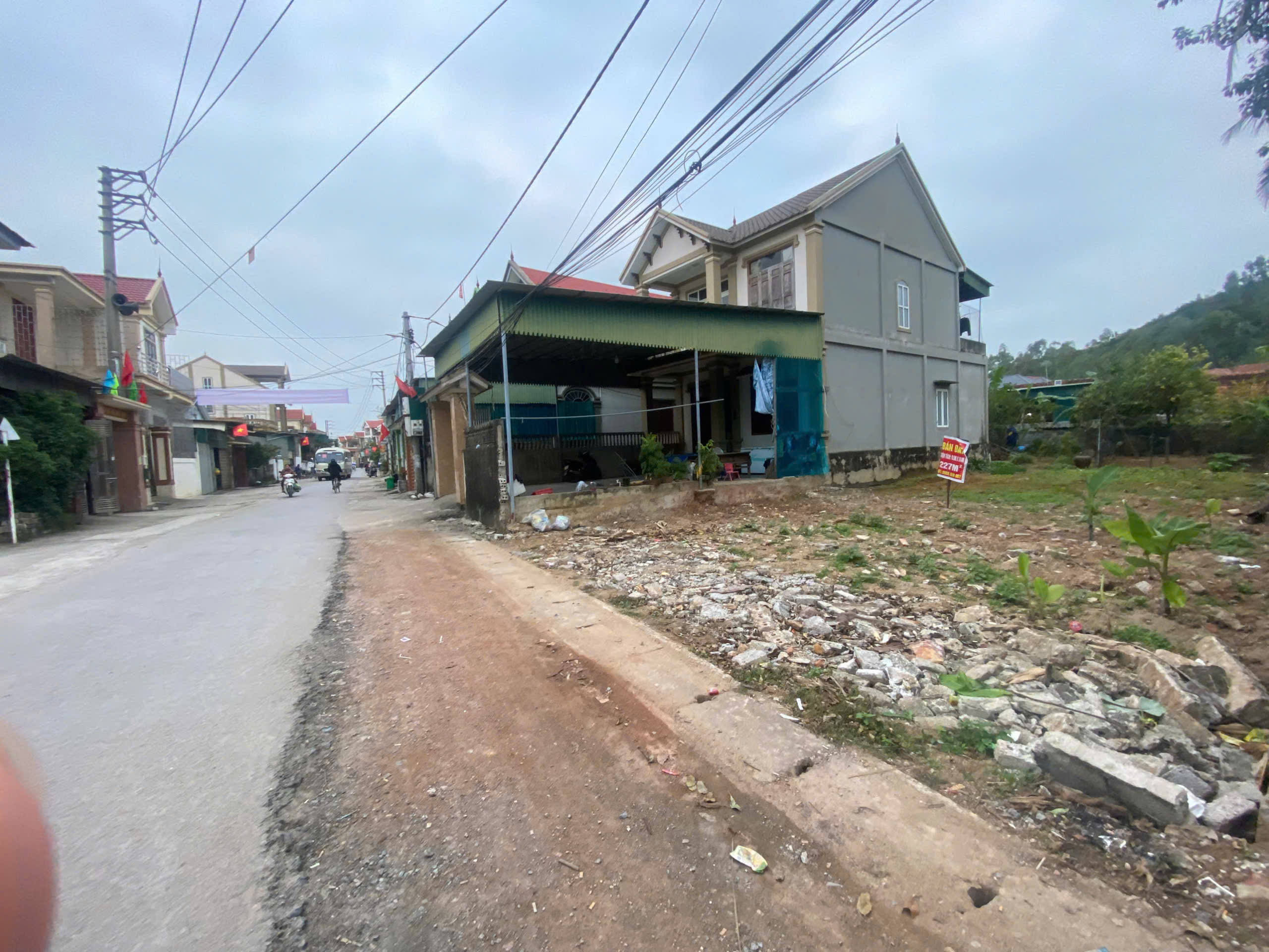  Bán lô đất 227,3m2 ( Rộng 9m45 – sâu 24m, 120m2 thổ cư) Tại Trục đường chính xã Quỳnh Long (cũ) ( nay là  Quỳnh Phú )– Nghệ An. 