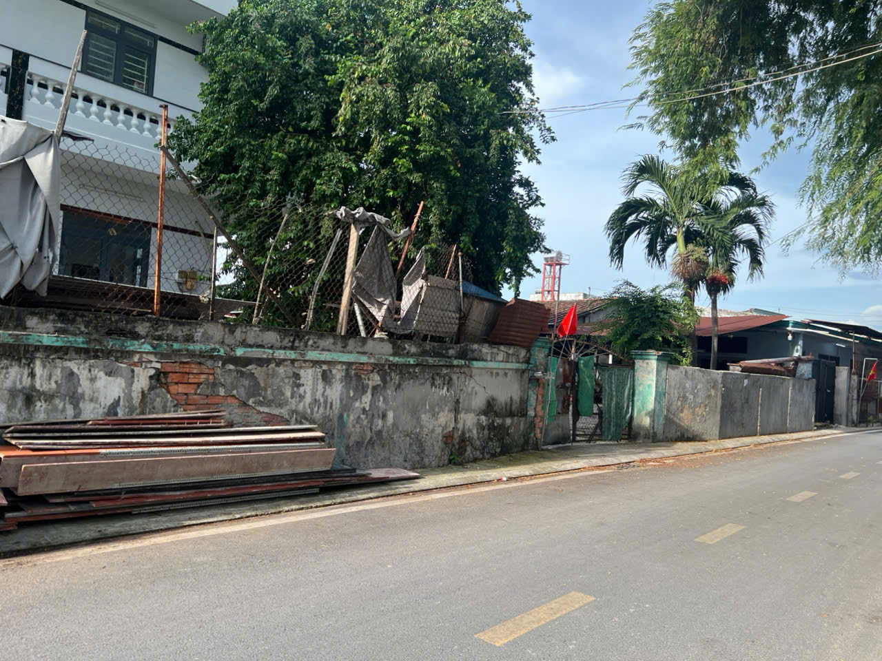  BÁN NHÀ 2 LẦU TÂN XUÂN HÓC MÔN ĐƯỜNG NHỰA 10M 20X42M 