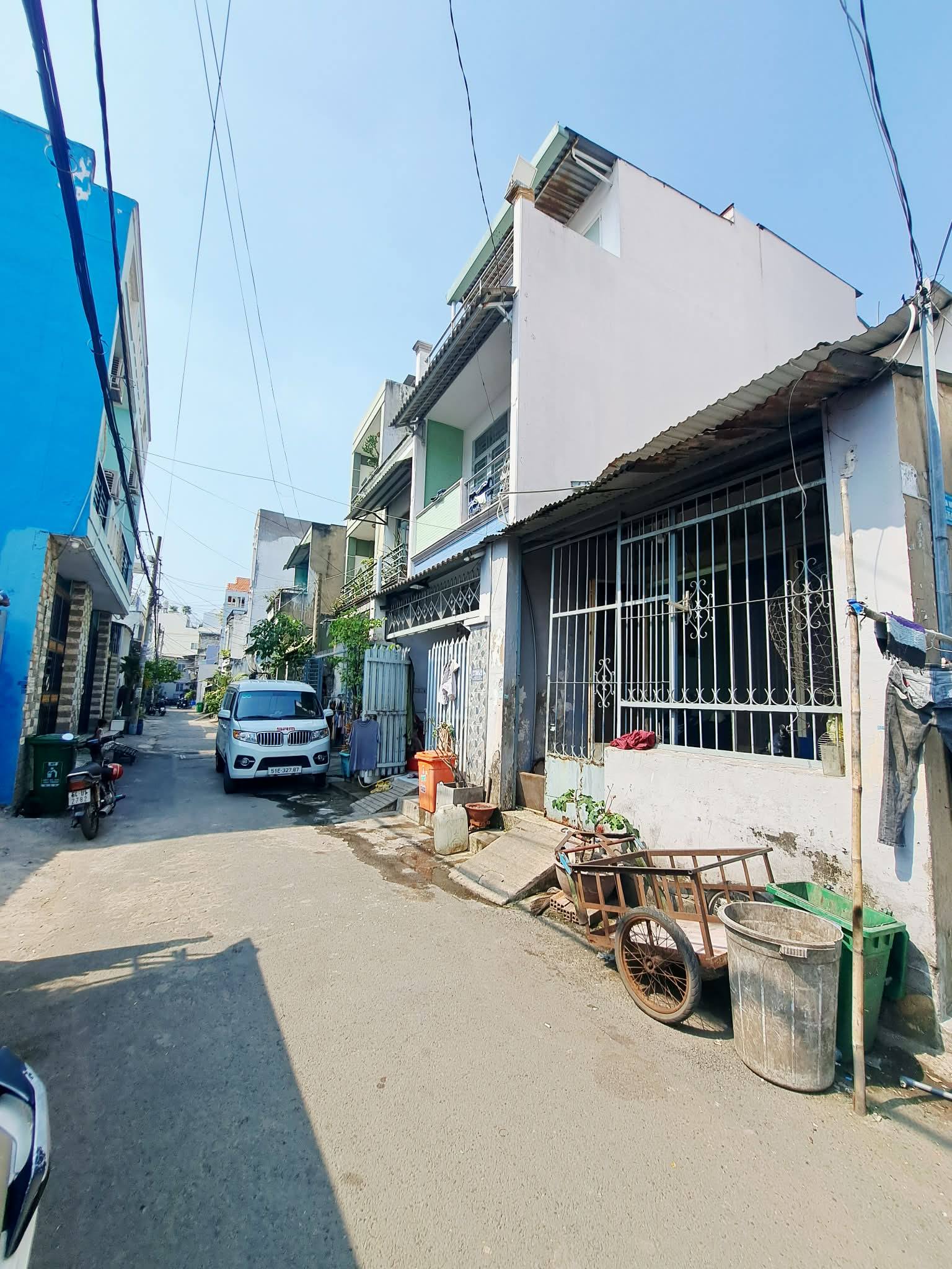  KHU CHỢ LÊ ĐÌNH CẨN – HẺM XE HƠI 6M  – 58M² (4x14.5) CẤP 4 CÓ LỬNG, TIỆN XÂY MỚI HOẶC CẢI TẠO LẠI. 