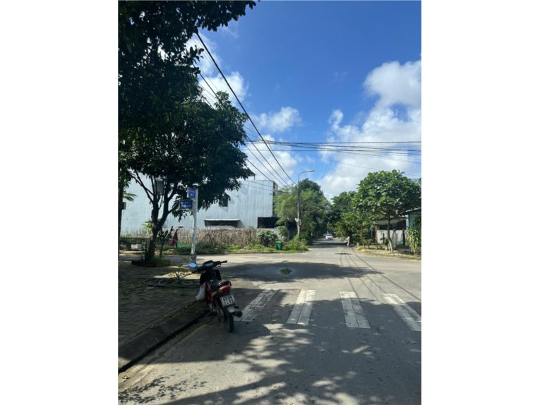  Bán lô đất đường HỒ TỴ -Hoà Xuân- Cẩm Lệ , gần đường lớn Phạm Hùng .Giá 4ty850 LH 0942992361 