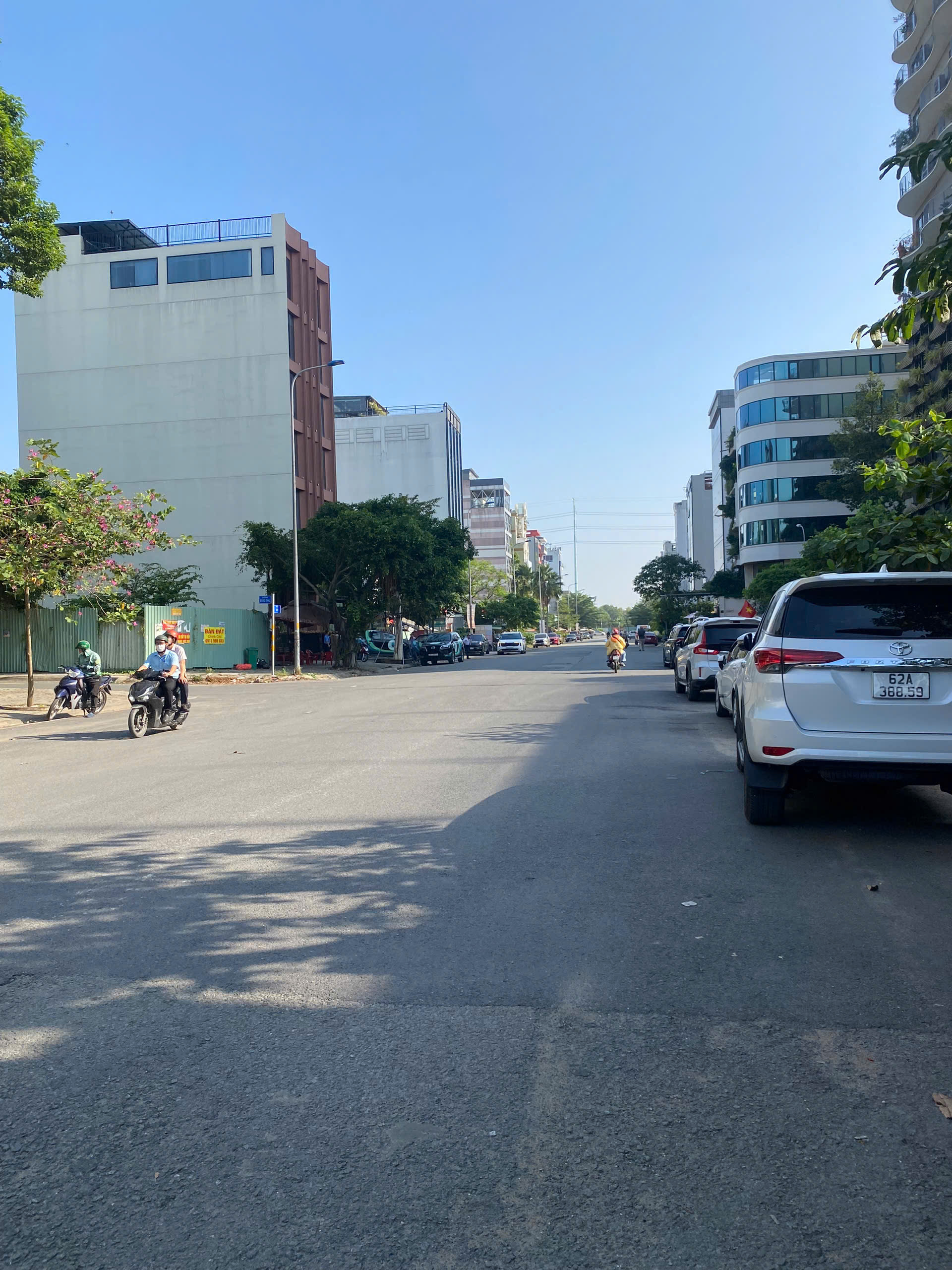  Nền biệt thự Huy Hoàng, Q2, diện tích 15x20, đối diện công viên, giá 220tr 