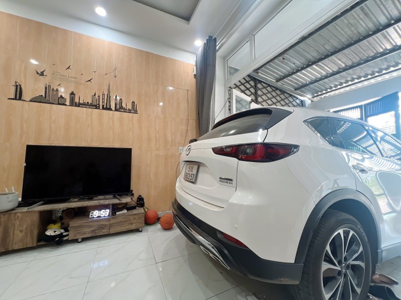  Bán nhà 3 tầng đường số 10, Hiệp Bình Phước, Thủ Đức, TP HCM. DT 77m2, sổ hồng, giá 6,9 tỷ. Liên hệ: 093125879. 