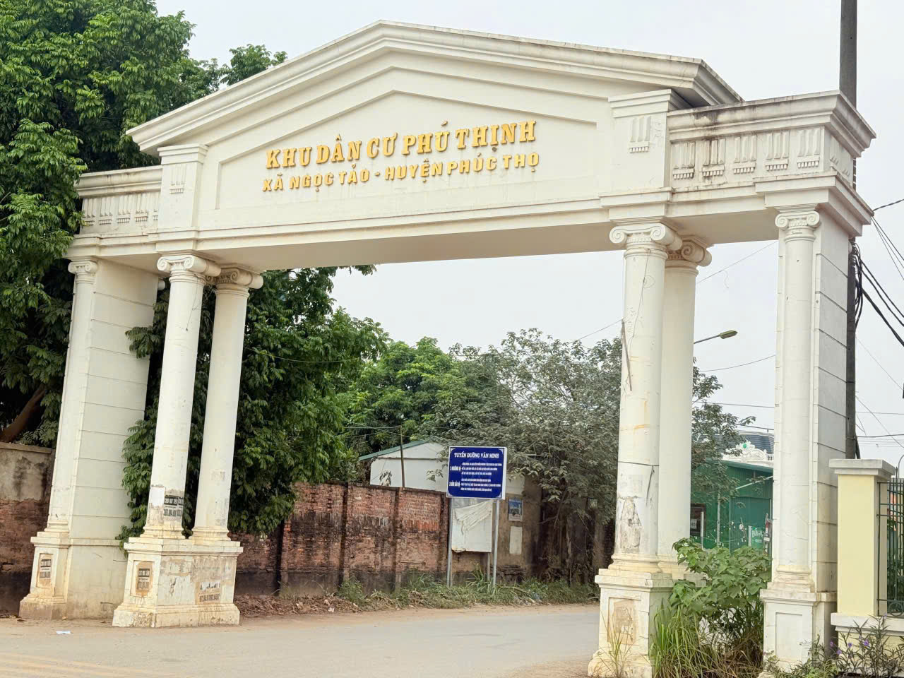  HÀNG FO. NGỌC TẢO. PHÚC THỌ. CHO A/C MUA ĐƯỢC GIÁ TỐT DÂY Ạ,
BÁN ĐẤT TẶNG NHÀ MÁI BẰNG 1 TẦNG.
DIỆN TÍCH 72M, Ô TÔ VÀO NHÀ
GIÁ CHỈ 38.5TR/M CÓ THƯƠNG LƯƠNG.
LH; 0964982442; 