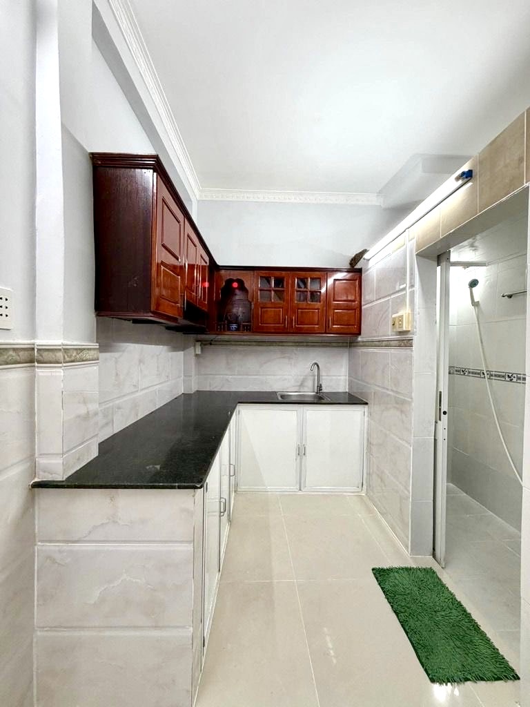  NHÀ MỚI VÀO Ở NGAY- CÁCH 2 CĂN RA MT XE HƠI ĐOÀN VĂN BƠ- GIAO THƯƠNG TÔN ĐẢN- HOÀNG DIỆU- NGUYỄN TẤT THÀNH. 