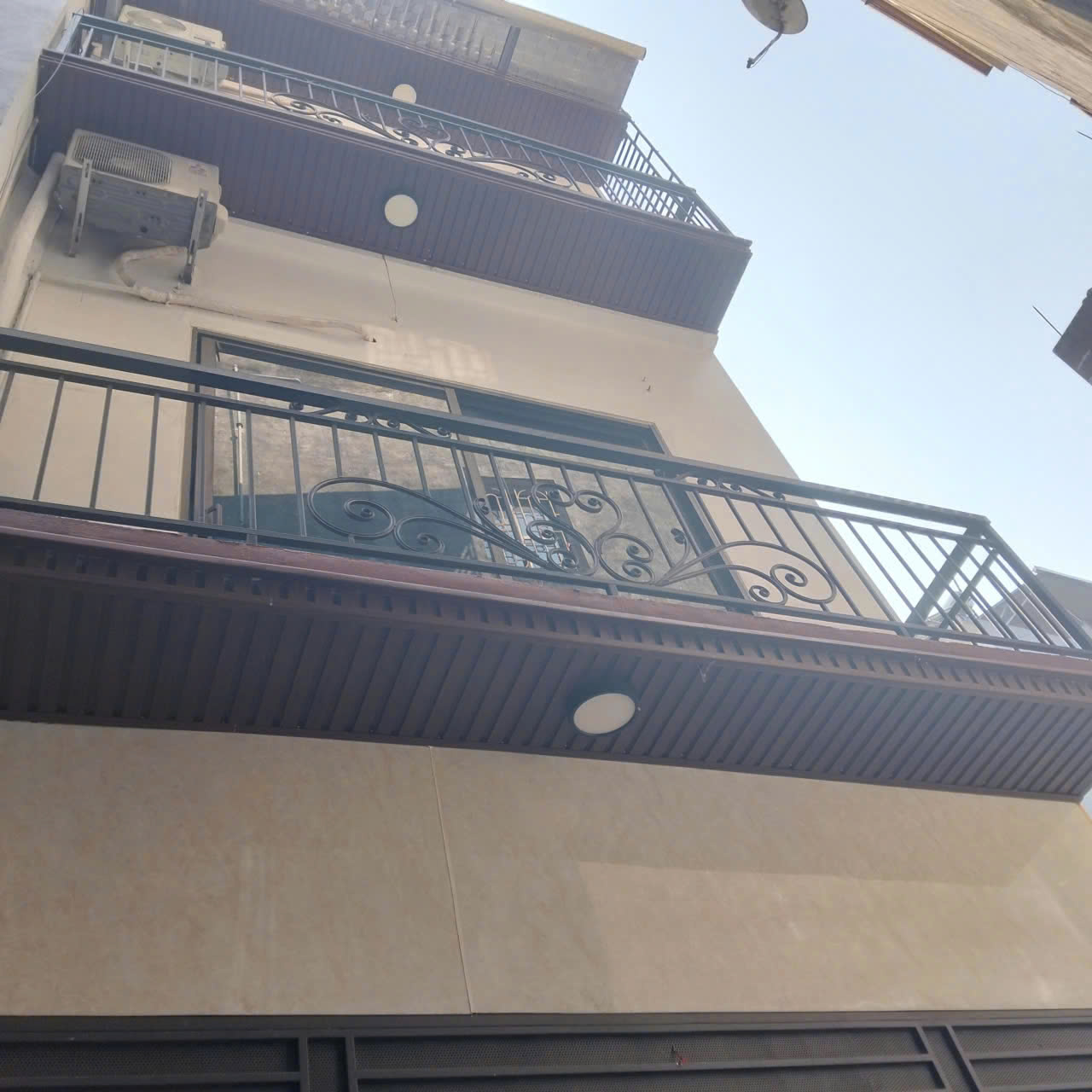  CHÍNH CHỦ CHO THUÊ NHÀ NGUYÊN CĂN – LẠC LONG QUÂN / TRỊNH CÔNG SƠN – TÂY HỒ 