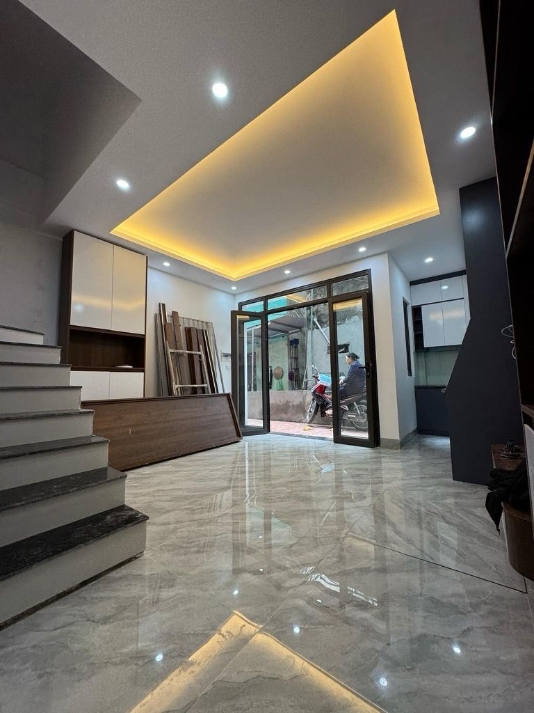  BÁN NHÀ PHỐ TÂN MAI QUẬN HOÀNG MAI, XÂY MỚI Ô TÔ ĐỖ CỎNG 35M2 5 TẦNG 7.6 TỶ 