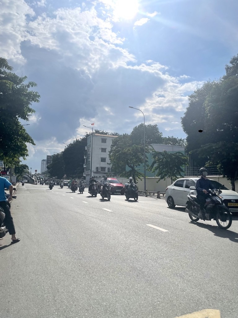  THỦ ĐỨC: 350M2 MẶT TIỀN SONG HÀNH – NGANG 10M – VỊ TRÍ KINH DOANH VÀNG 