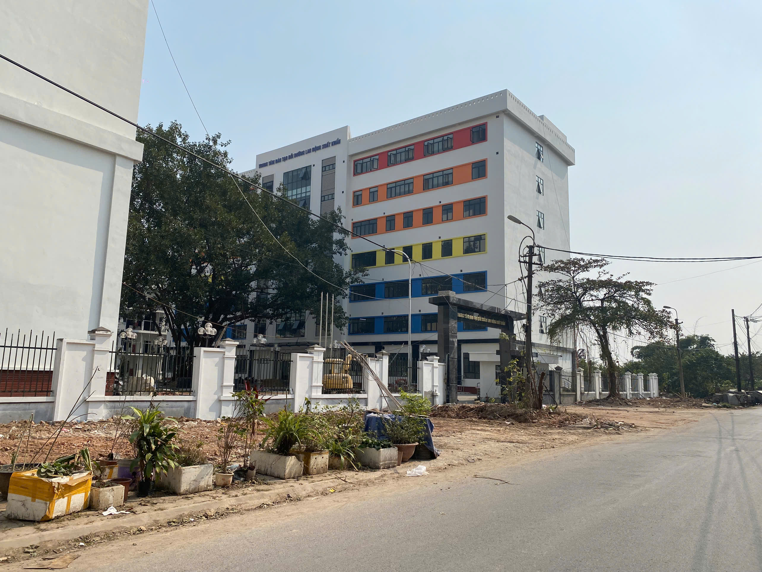  BÁN ĐẤT TẶNG NHÀ CẤP 4 – GẦN CHỢ LẮP GHÉP –Gần trường CĐ công nghệ- GIÁ NHỈNH 2 TỶ 