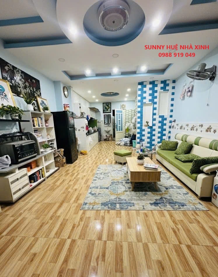  Nhà Lê Văn Sỹ - QUẬN 3 - 4.3 x 10 m (44 m2) - 2 Tầng - 5.6 tỷ 