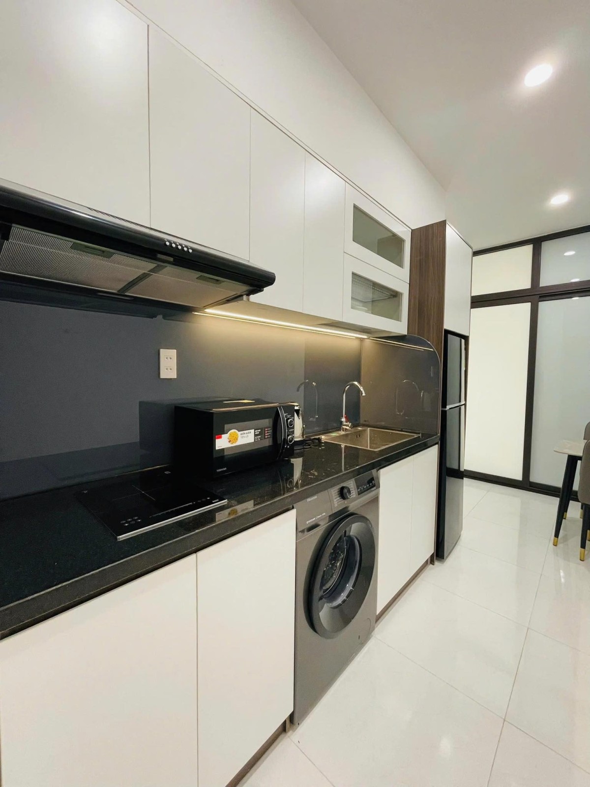  Bán tòa căn hộ Cao Bá Quát Sơn Trà 7 tầng gần cầu Tình Yêu giá 23.5 tỷ 