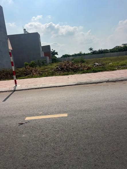  Bán đất mặt tiền 20x92m giá 12 triệu/m2 Đường Xuân Thới Sơn 16 