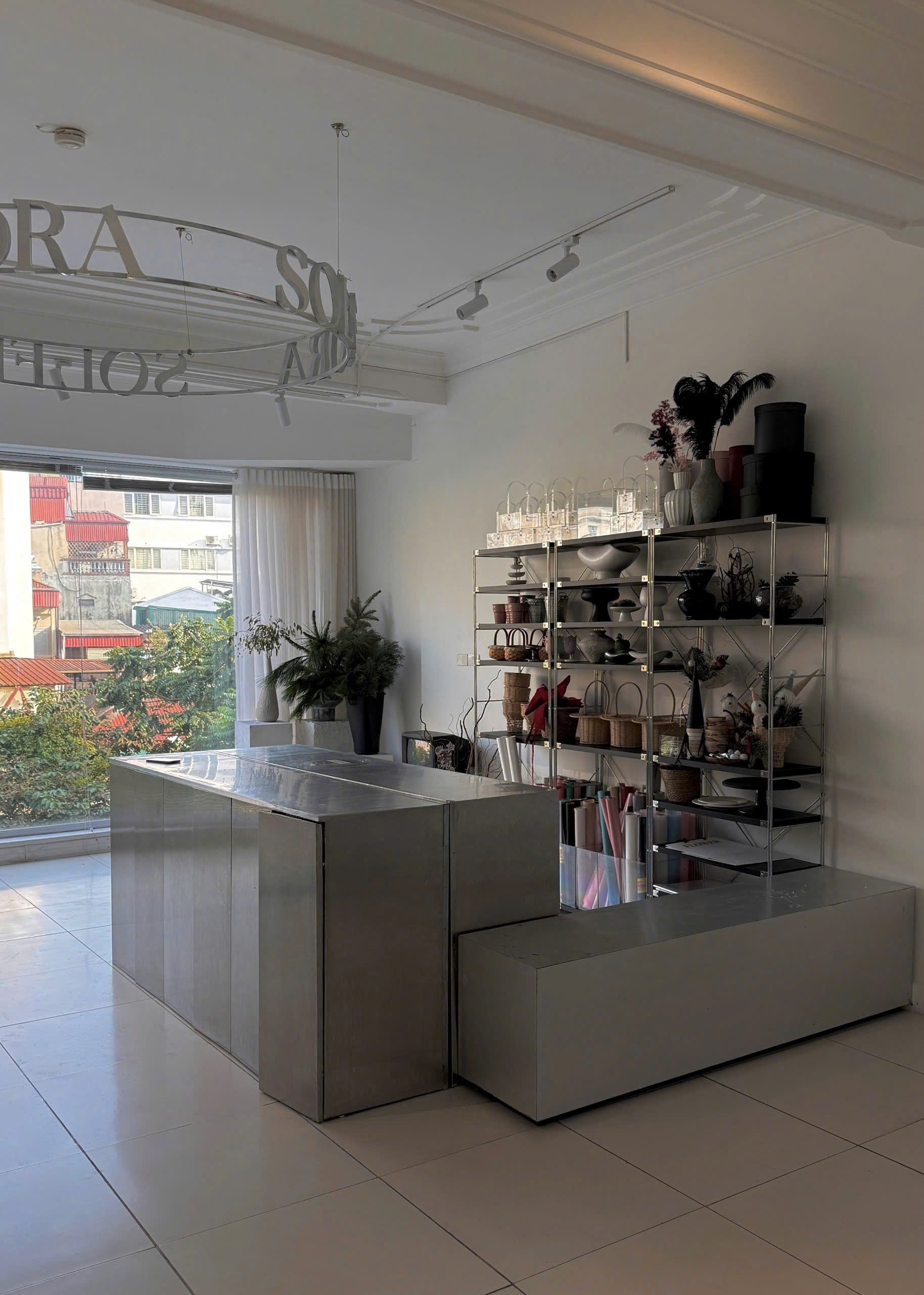  SANG NHƯỢNG CỬA HÀNG HOA TƯƠI PHỐ HUẾ 