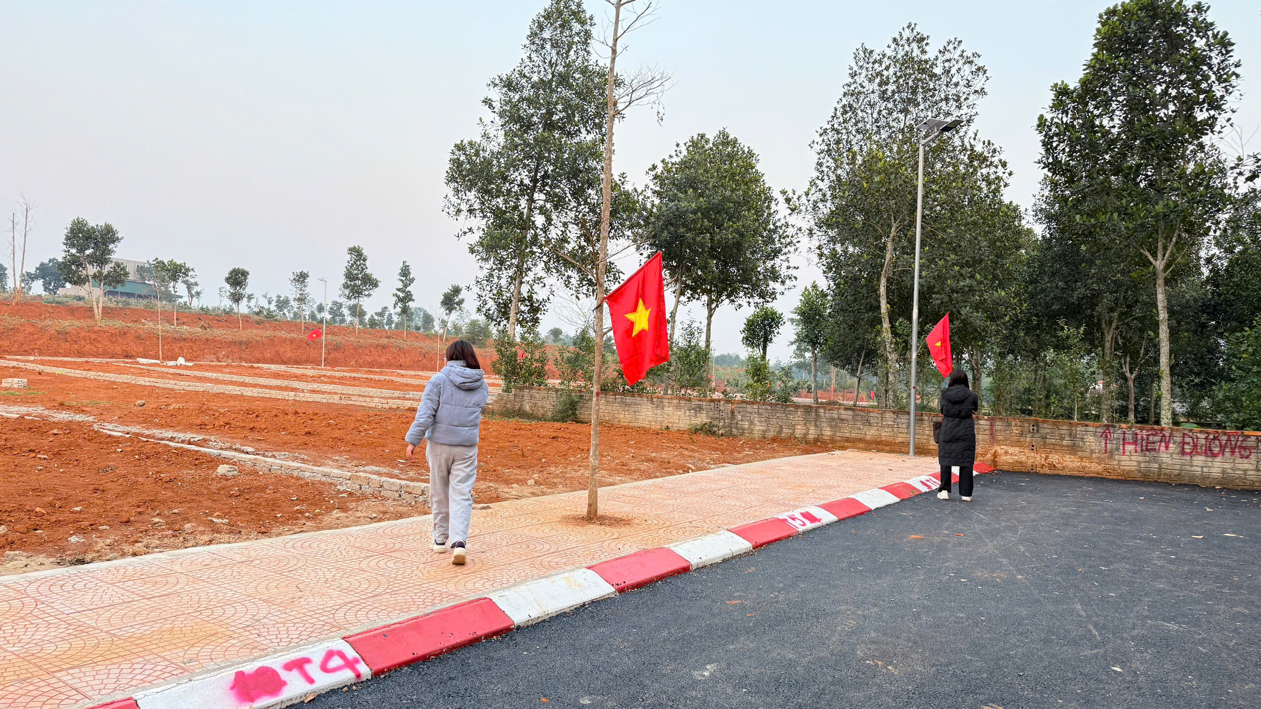  EM CẦN BÁN NHANH 2 LÔ LIỀN KỀ GIÁ 325 TRIỆU BAO SỔ TẠI THỌ TÂN 