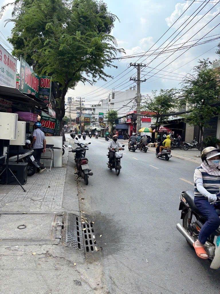  Bán nhà hẻm xe hơi đường Nguyễn Văn Quá-Tô Ký Quận 12 41m2 dọn vào ở ngay giá chỉ 3.x tỷ 