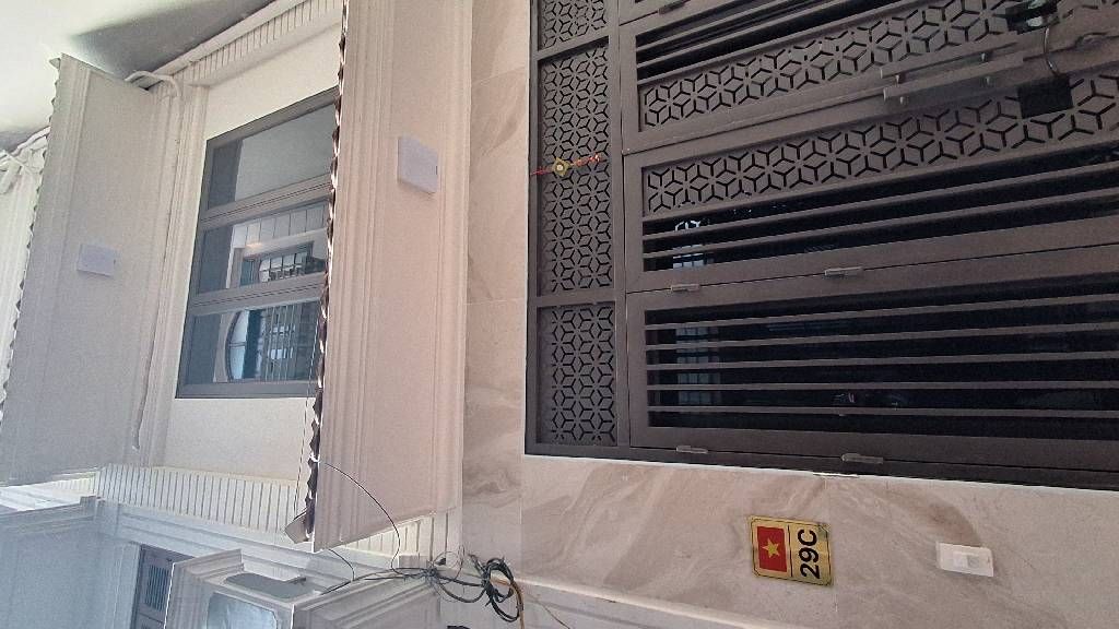  MẶT NGÕ RỘNG – THÔNG CÁC NGẢ - CÁCH Ô TÔ 50M – GẦN HỒ TÂY LỘNG GIÓ – FULL MỘI THẤT_33,4m2. 