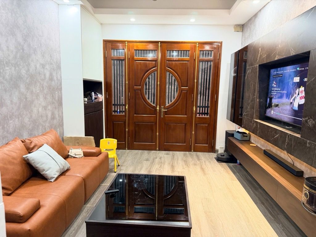  NHÀ ĐẸP MỚI -TRUNG TÂM CẦU GIẤY -VỀ Ở NGAY ĐÓN TẾT- NGÕ THÔNG -VÀI BƯỚC RA MẶT PHỐ_30M2 