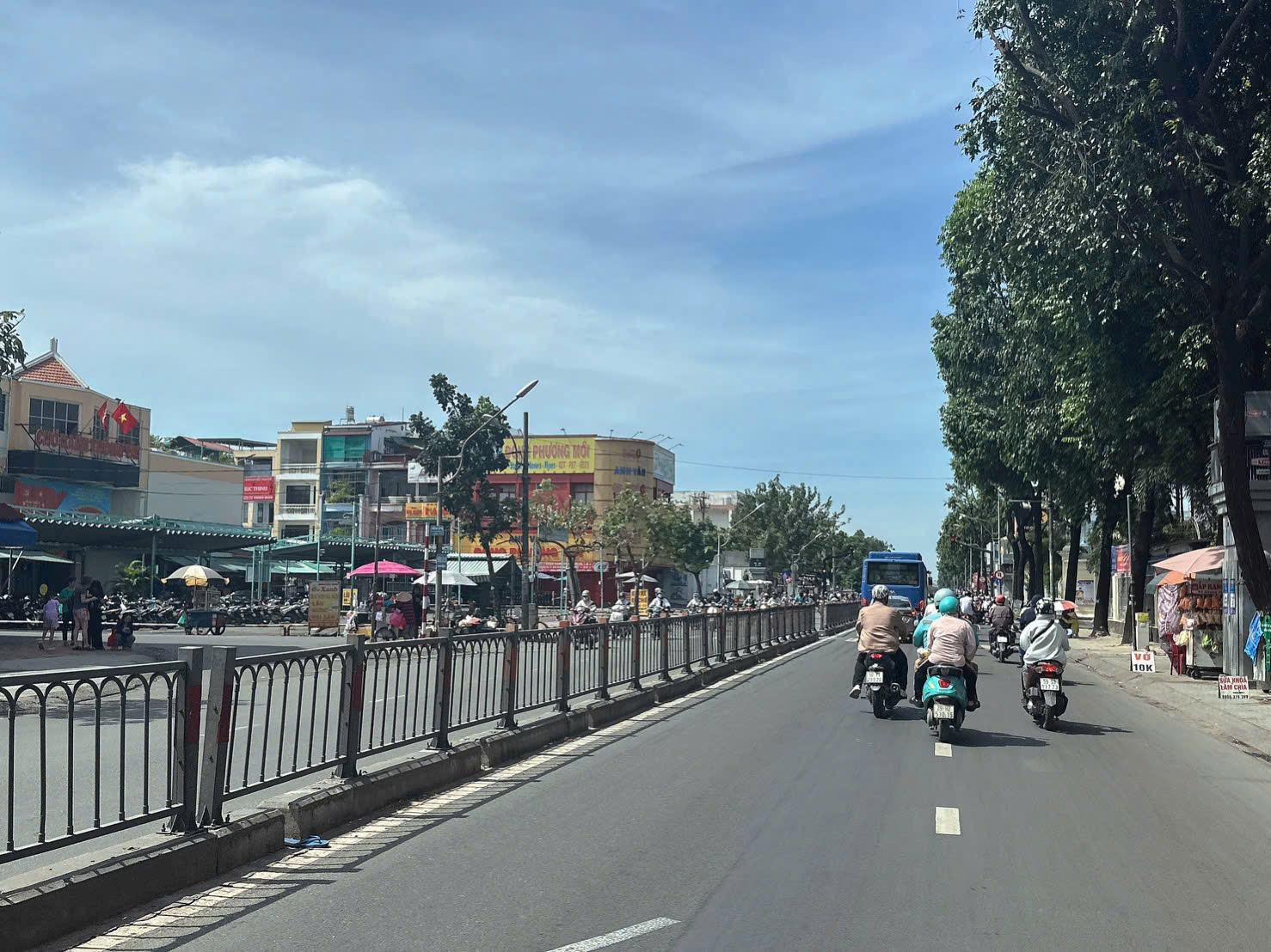  Bán nhà đẹp Nguyễn Văn Quá Quận 12 ngang hơn 4m 100m2 4 phòng ngủ 4wc giá nhỉnh 4tỷ 