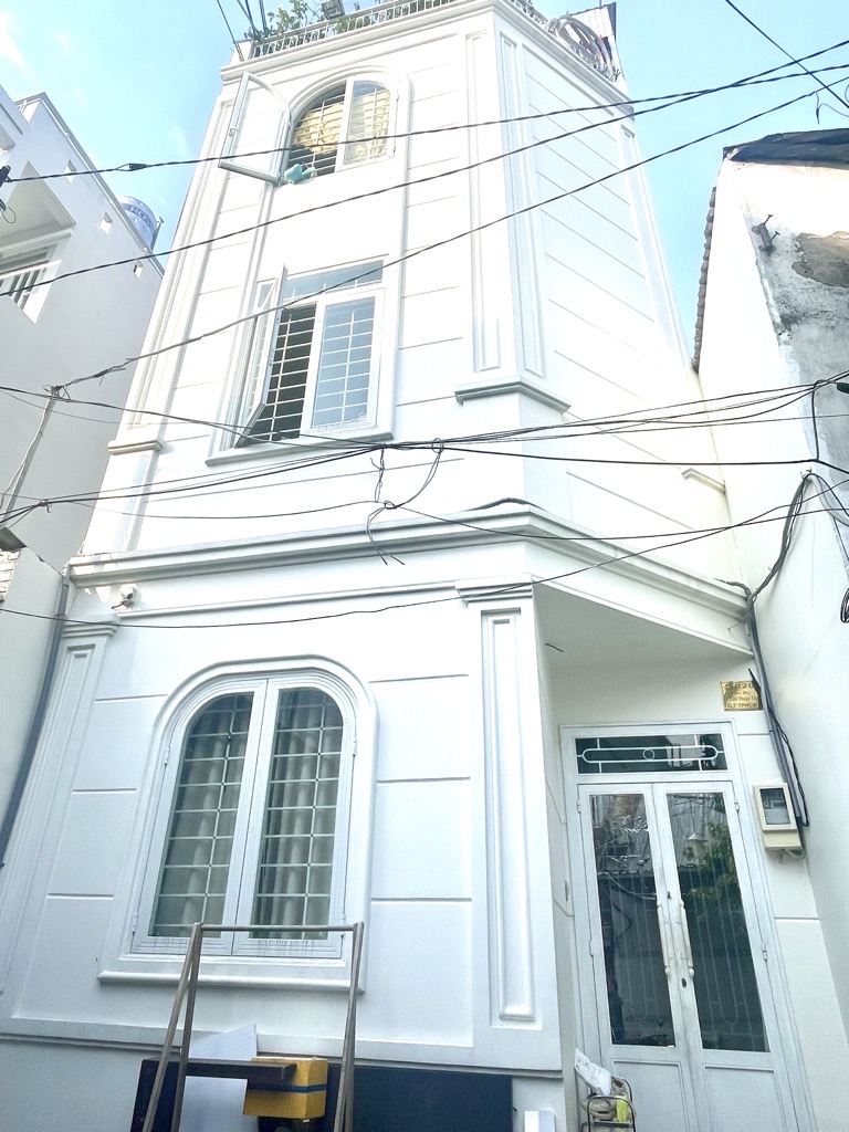  NHÀ PHỐ GẦN TRƯỜNG UFM CẦU TÂN THUẬN 