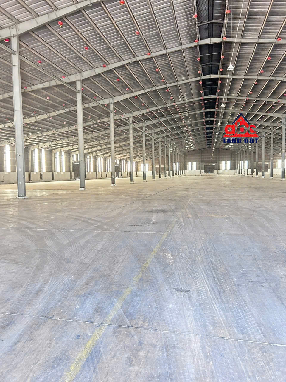  XT714 Cho thuê Kho chứa hàng 5000m2 Gần cổng 11 đường Võ Nguyên Giáp 