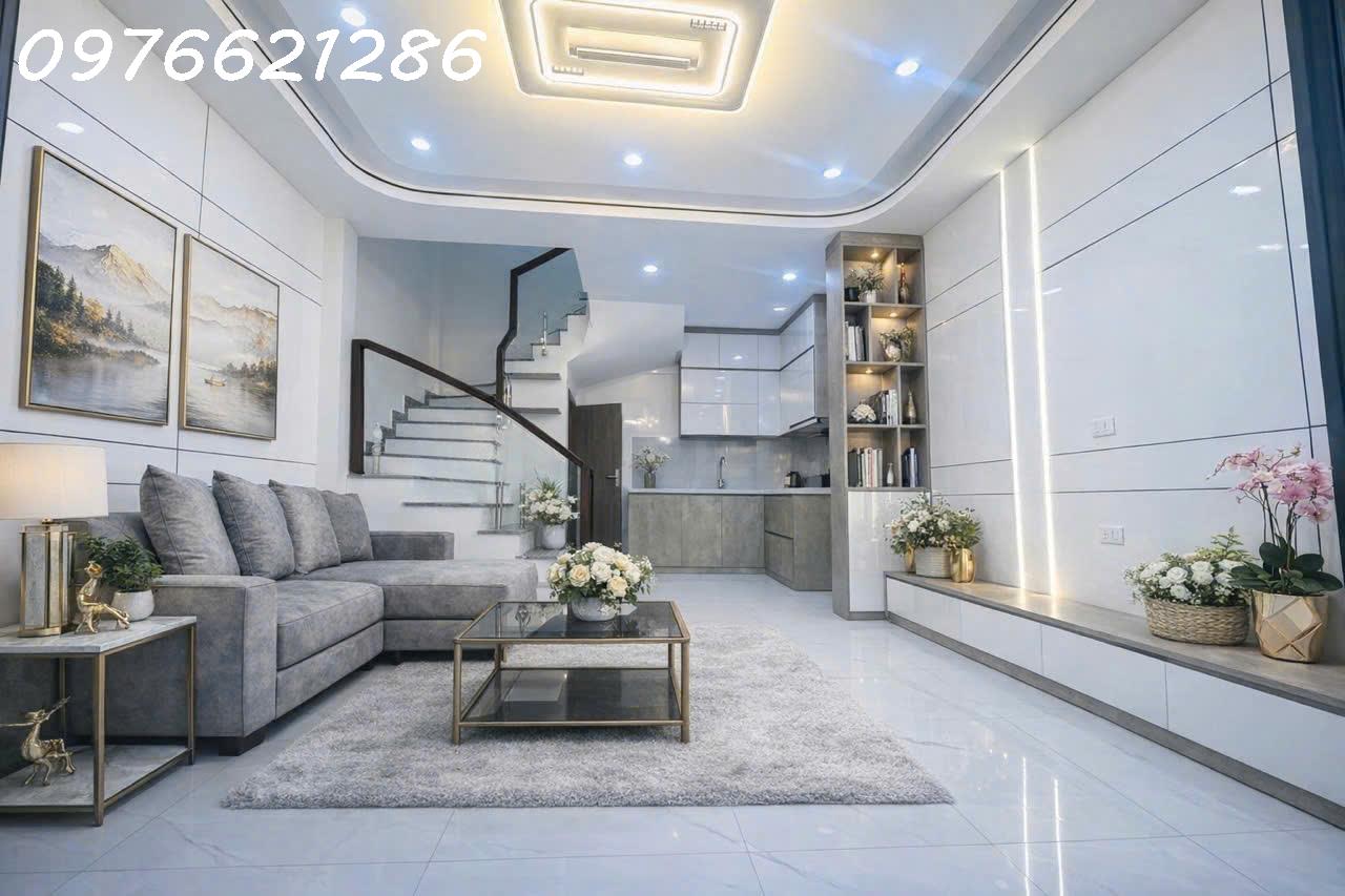  Bán nhà 5 Tầng rẻ nhất PHÚC LỢI  — 33m² - MT 4.5m — 5 Tầng — Giá: 5,6x tỷ gần trường TH Lê quý đôn 