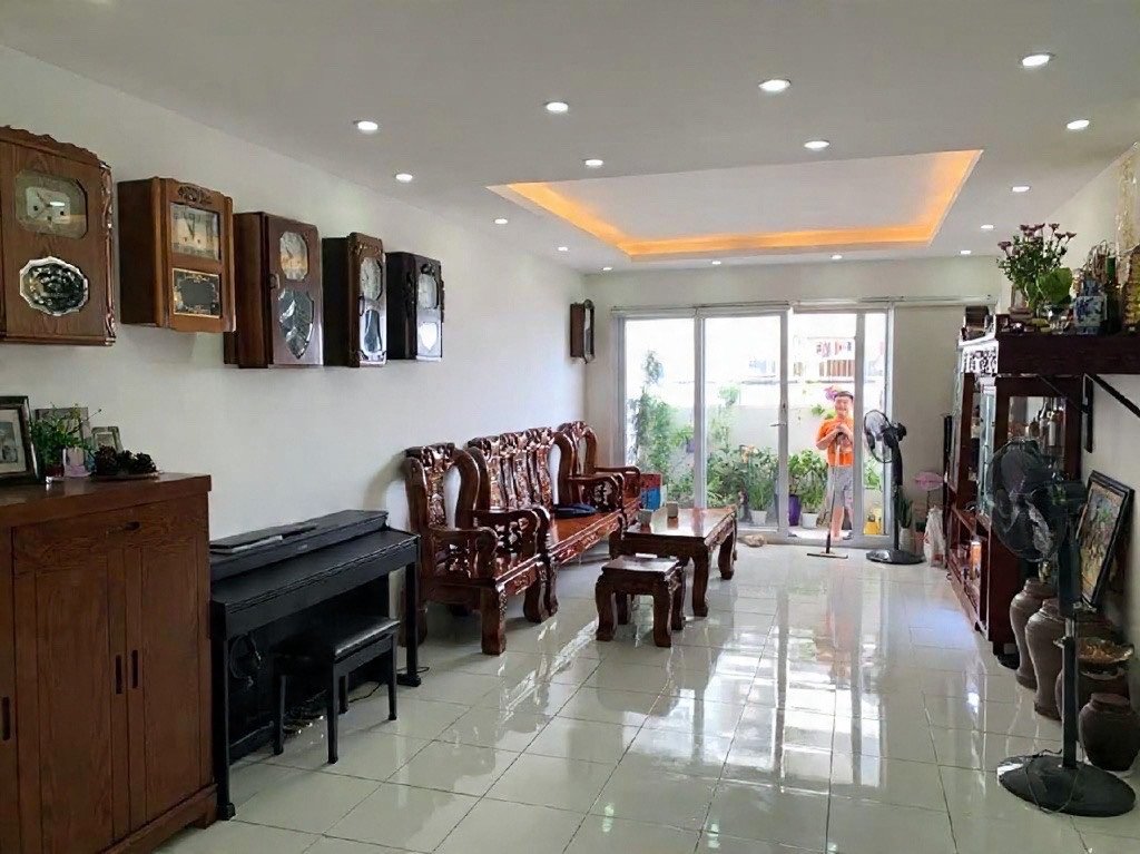  chung cư học viện quốc phòng xuân la 137m 3 ngủ 2 wc 11,95 tỷ-lô góc 