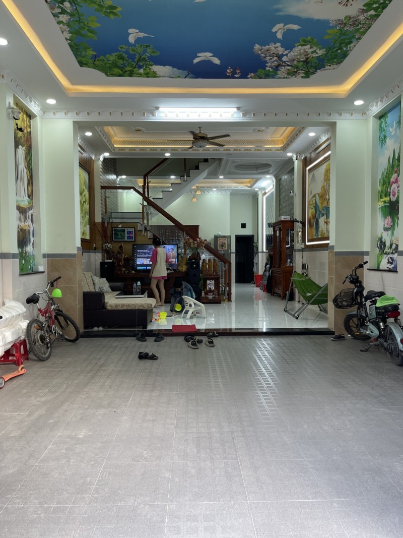  Bán nhà 2 Tầng Dĩ An,SHR thổ cư,đường 2 ô tô thông,KINH DOANH buôn bán tốt 