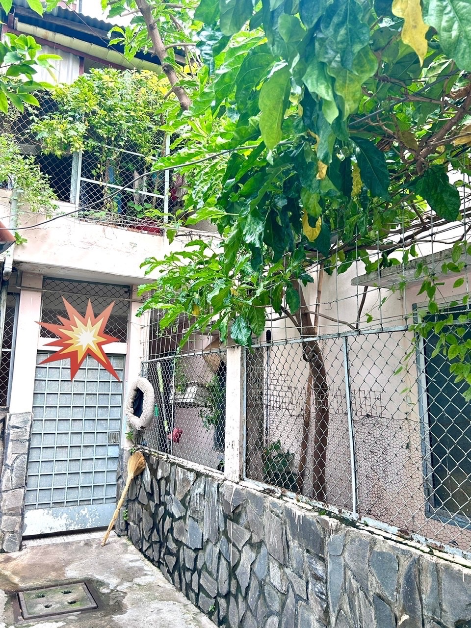  ????☘️BÁN NHÀ 2 MT- NỞ HẬU 7.7M TÀI LỘC - Đ.XÓM CHIẾU - GIAO THƯƠNG TÔN ĐẢN- TÔN THẤT THUYẾT - GẦN CHỢ, NHÀ THỜ . 