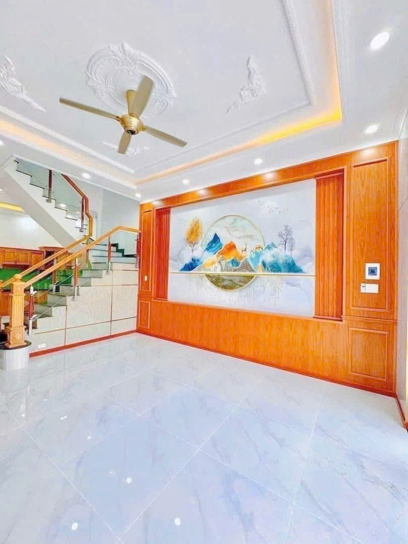  Bán nhà 2 Tầng P.Biên Hòa,SHR đường nhựa 2 ô tô,gần Cầu Hang,giá rẻ 