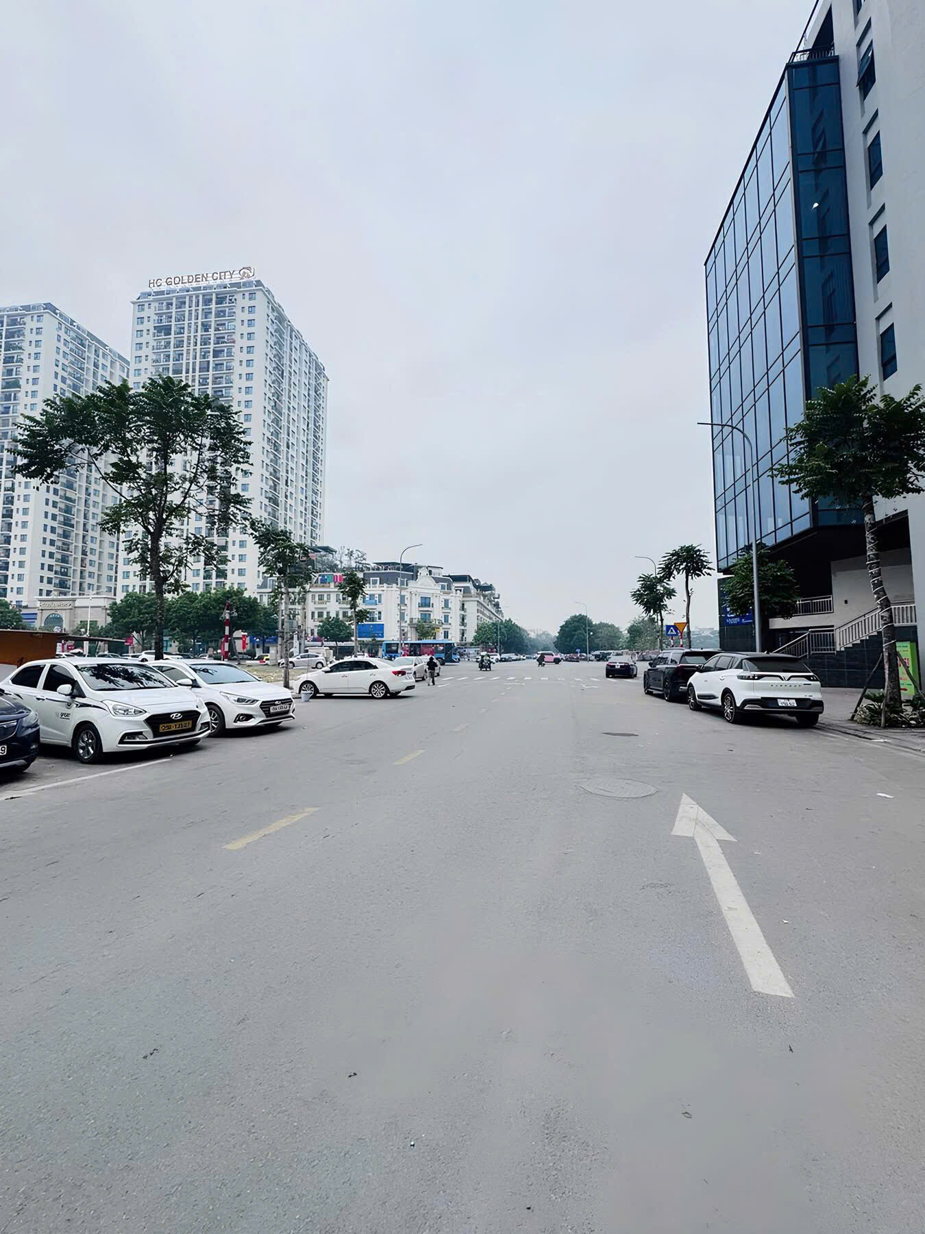  Đất mặt phố Hồng Tiến  DT 85m - MT 5,1m  Một mặt phố - Một mặt ngõ  Tiềm năng đầu tư vô hạn 