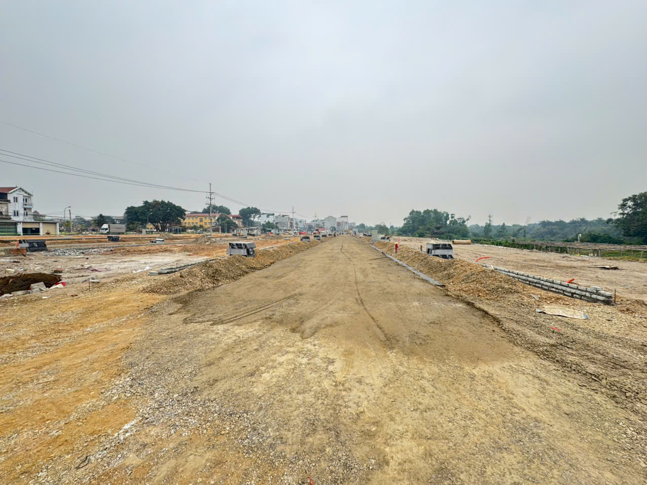  Bán 60m đất tổ 11, Quang Minh. Gần ngay khu đất dịch vụ đang san lấp mặt bằng 