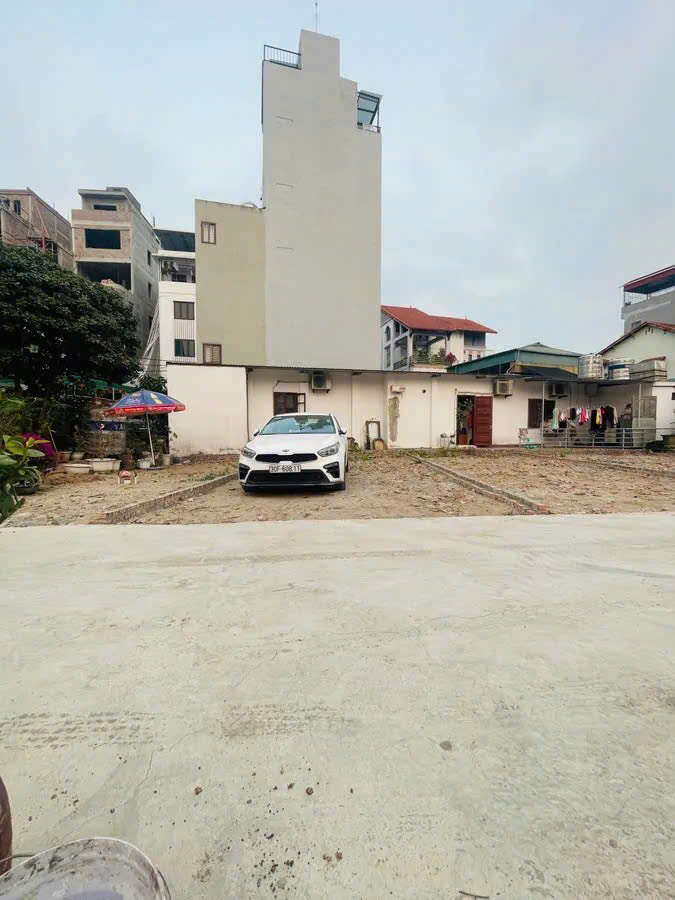  Đất vàng phân lô Ngọc Thuỵ  DT 50m - MT 5,1m  Oto tải ra vào  Giá 12 tỷ chẵn 