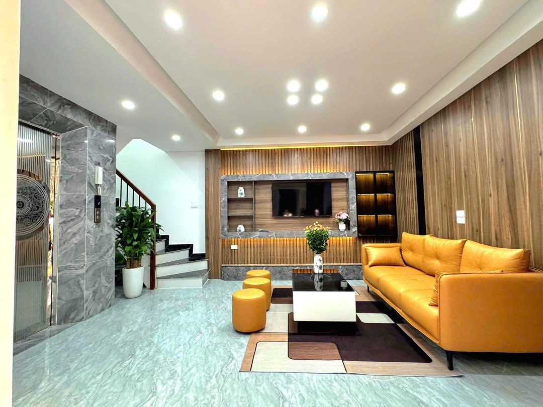  Nhà đẹp Định Công Thượng - 32m*6 tầng-Thang máy- ô tô đỗ gần- Kinh doanh. Giá nhỉnh 9 tỷ 