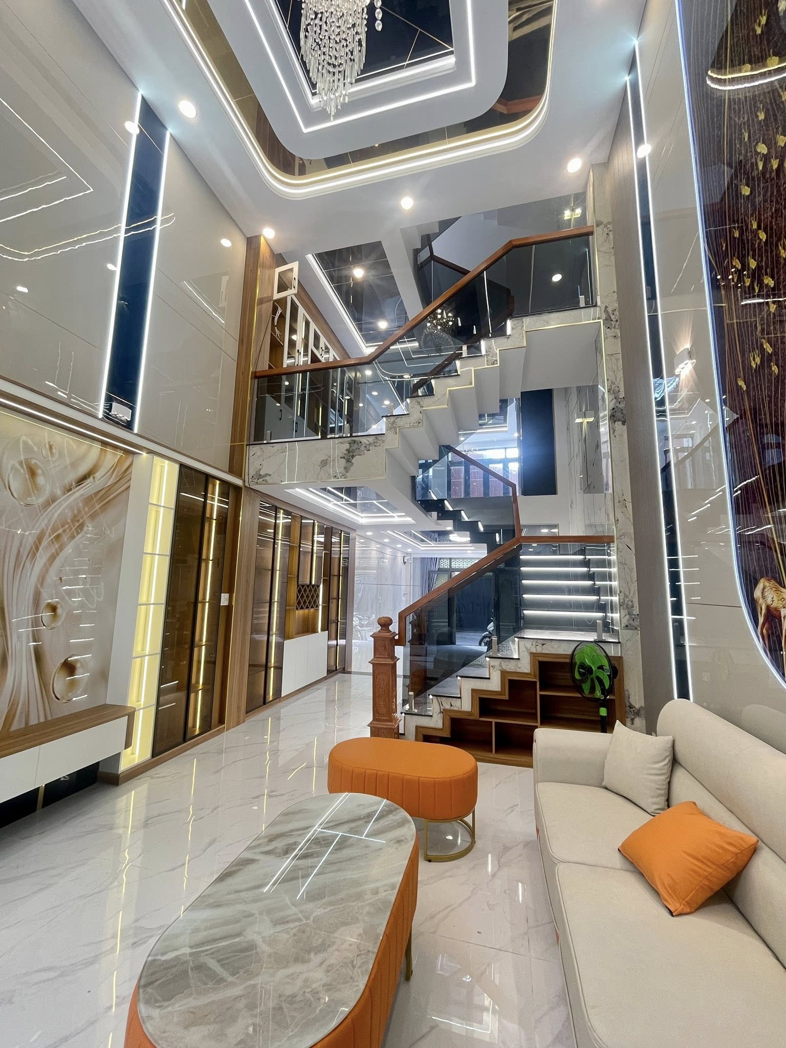  Bán nhà Hẻm 8m Lê Văn Quới - gần Phan Anh, Hòa Bình, 4,3x16m, 5 Tầng - 5PN, chỉ 8,9 tỷ. 